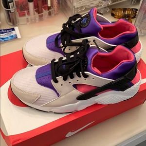BRAND NEW Nike Huarache Size 6.5Y